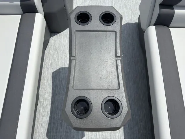 Slide: The Image of Bennington 22SSR SPS Snap Tritoon Pontoon 2026 - 22