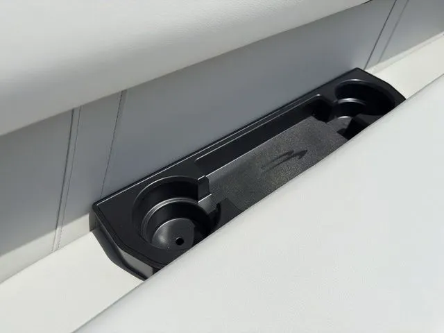 Slide: The Image of Bennington 22SSR SPS Snap Tritoon Pontoon 2026 - 23