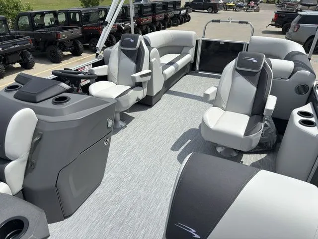 Slide: The Image of Bennington 22SSR SPS Snap Tritoon Pontoon 2026 - 25