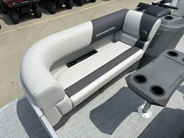Slide: The Image of Bennington 22SSR SPS Snap Tritoon Pontoon 2026 - 28