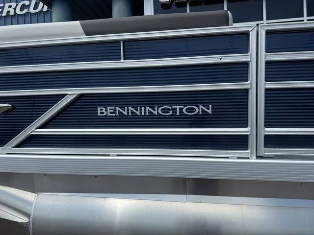 Slide: The Image of Bennington 22SSR SPS Snap Tritoon Pontoon 2026 - 40