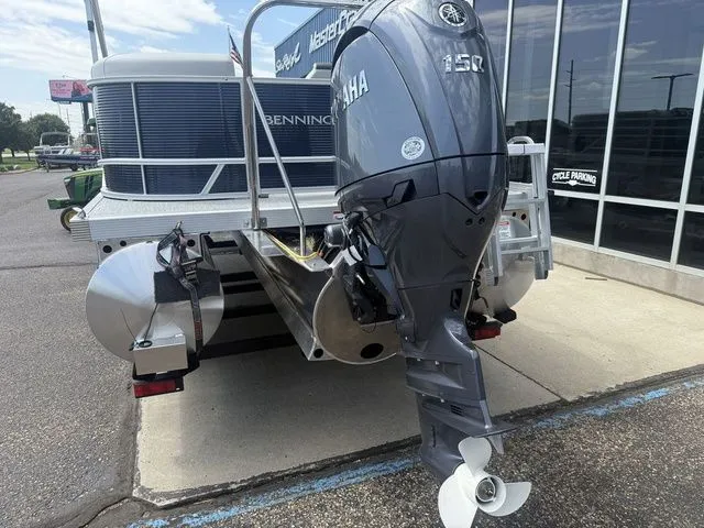 Slide: The Image of Bennington 22SSR SPS Snap Tritoon Pontoon 2026 - 42