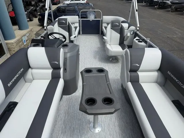 Slide: The Image of Bennington 22SSR SPS Snap Tritoon Pontoon 2026 - 47