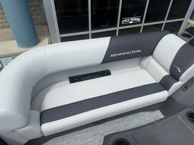 Slide: The Image of Bennington 22SSR SPS Snap Tritoon Pontoon 2026 - 48