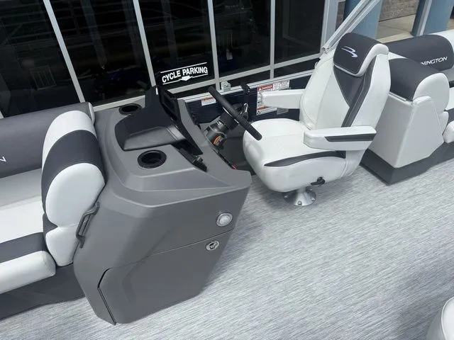 Slide: The Image of Bennington 22SSR SPS Snap Tritoon Pontoon 2026 - 53