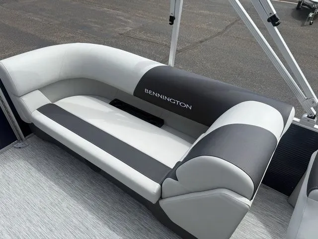 Slide: The Image of Bennington 22SSR SPS Snap Tritoon Pontoon 2026 - 59