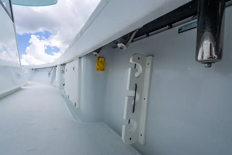 Slide: The Image of Yellowfin 39 Offshore 2023 - 62