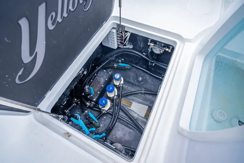 Slide: The Image of Yellowfin 39 Offshore 2023 - 70