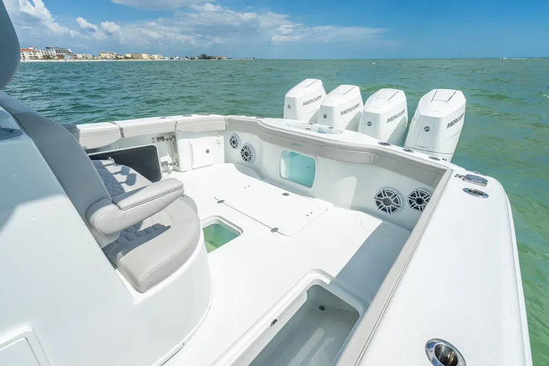 Slide: The Image of Yellowfin 39 Offshore 2024 - 51