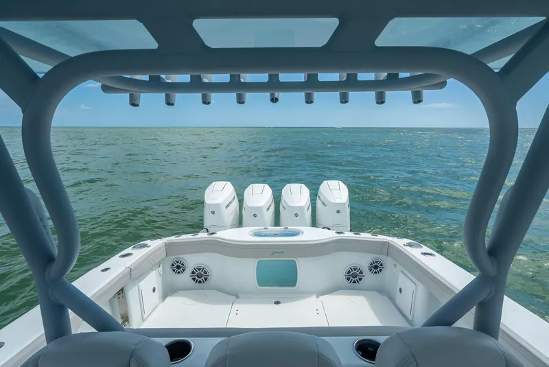 Slide: The Image of Yellowfin 39 Offshore 2024 - 54