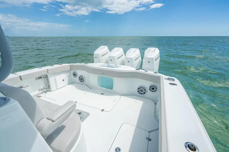 Slide: The Image of Yellowfin 39 Offshore 2024 - 57