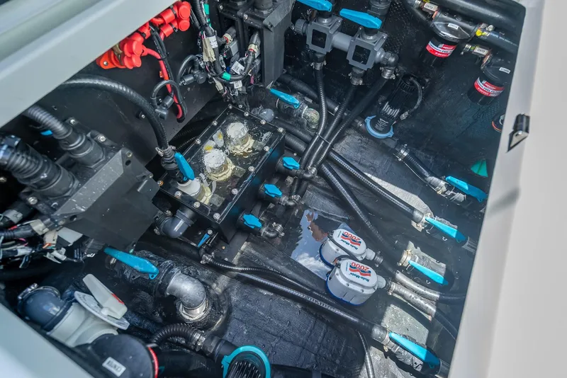 Slide: The Image of Yellowfin 39 Offshore 2024 - 71