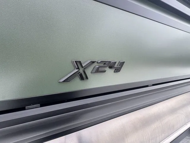 Slide: The Image of Viaggio By Misty Harbor X24Q Tri-Toon (27" Tubes) 2026 - 7