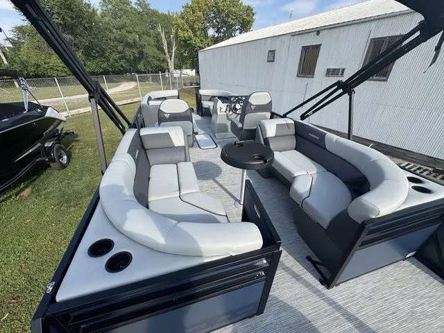 Slide: The Image of Viaggio By Misty Harbor V22U Tri-Toon 2026 - 11