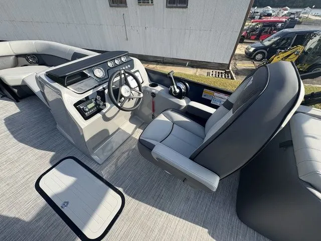 Slide: The Image of Viaggio By Misty Harbor V22U Tri-Toon 2026 - 18