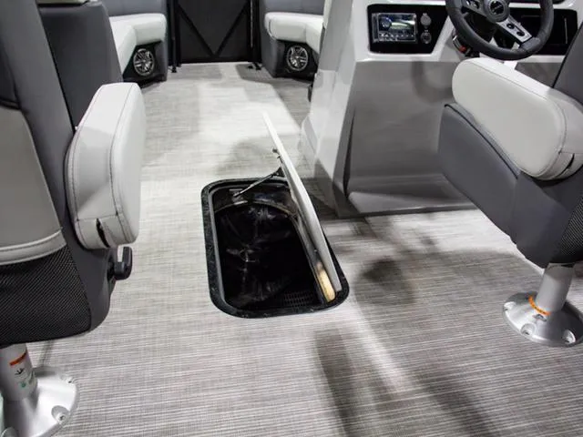 Slide: The Image of Viaggio By Misty Harbor V22U Tri-Toon 2026 - 5