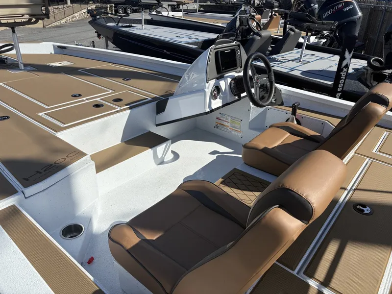 Slide: The Image of Xpress H20C Crappie 2026 - 4