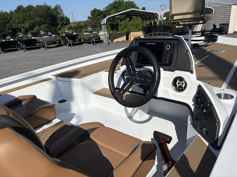 Slide: The Image of Xpress H20C Crappie 2026 - 6