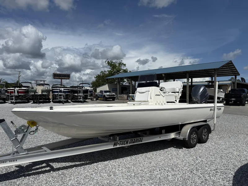 Slide: The Image of Skeeter SX Series SX241 2025 - 6