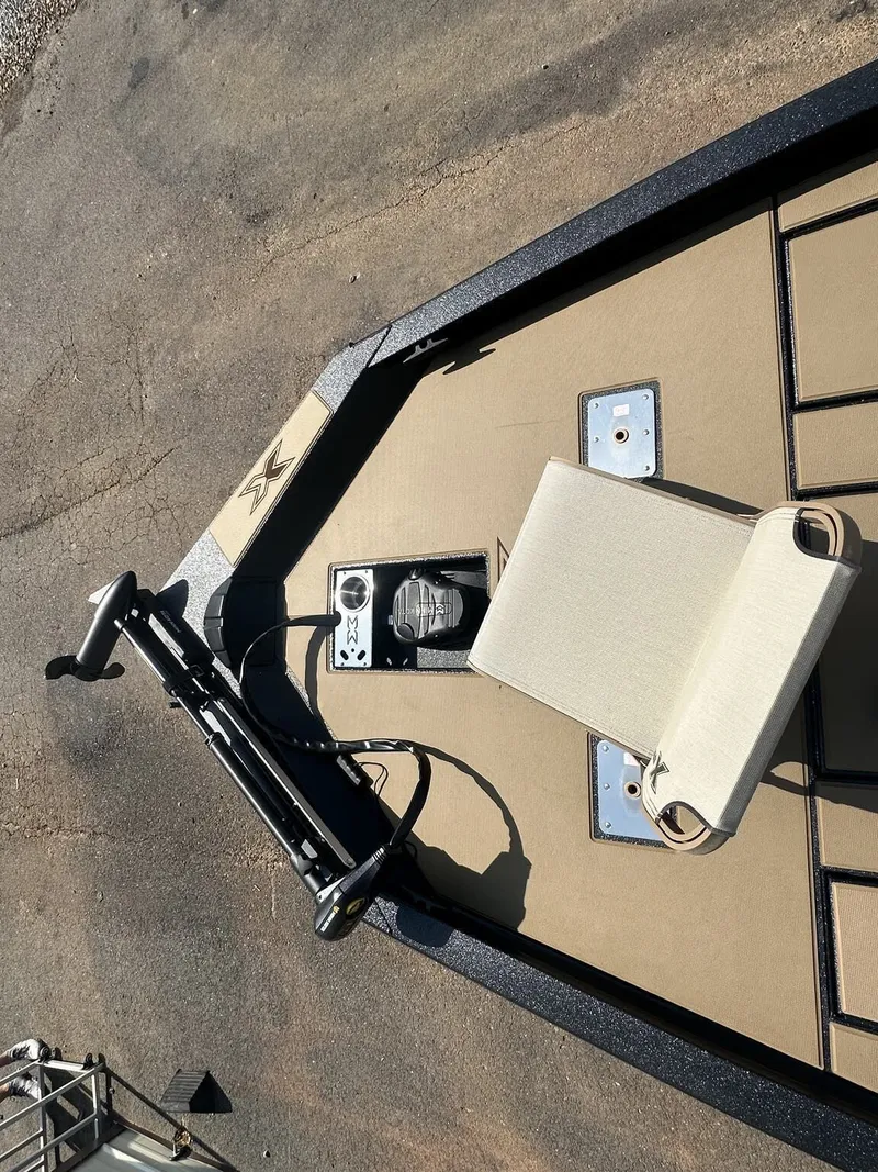 Slide: The Image of Xpress H20C Crappie 2026 - 19