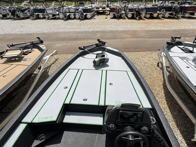 Slide: The Image of Xpress Hyper-Lift Bass Series H20 2026 - 8