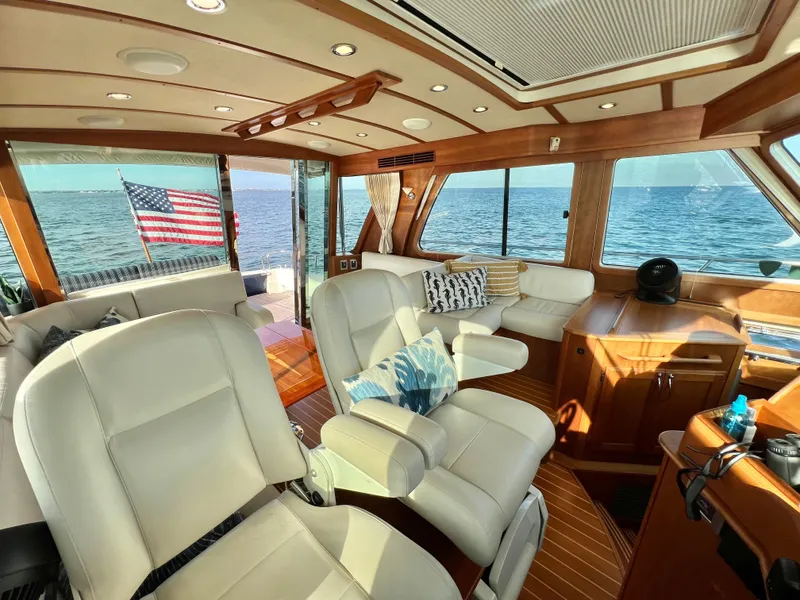 Slide: The Image of Interior of 2017 Sabre 48 Salon Express yacht with luxurious design. - 44