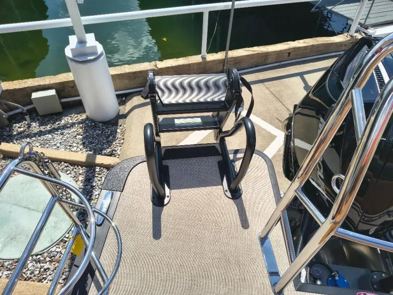 Slide: The Image of Harris CRUISER 230 SLDH 2027 - 17