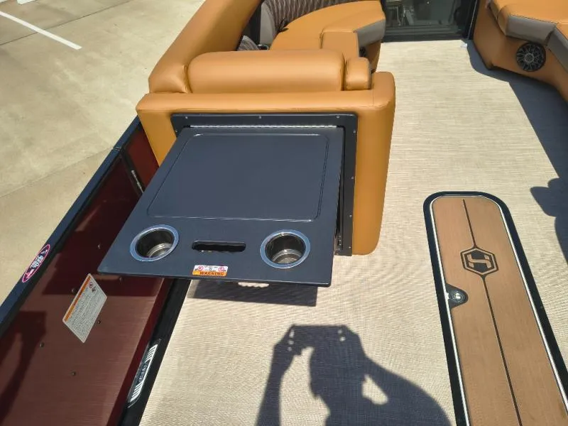 Slide: The Image of Harris CRUISER 230 SLDH 2027 - 11