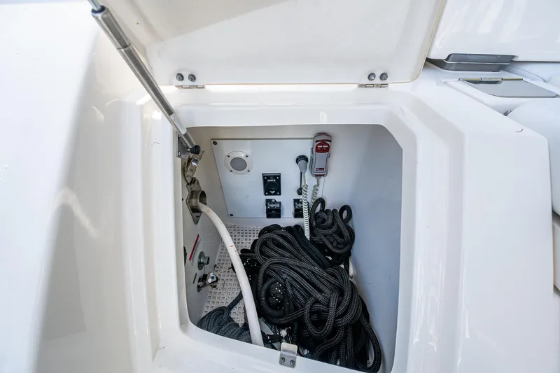 Slide: The Image of Sea Ray Sundancer 540 2012 - 102