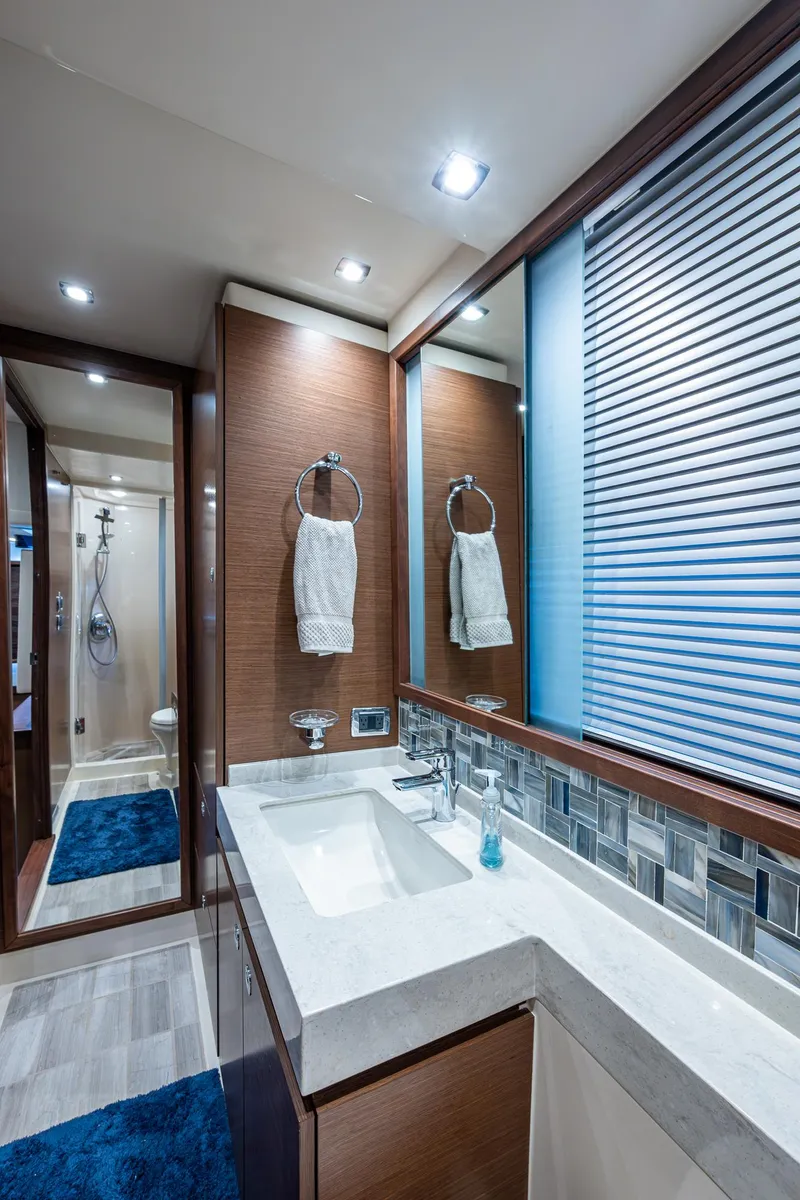 Slide: The Image of Sea Ray Sundancer 540 2012 - 64