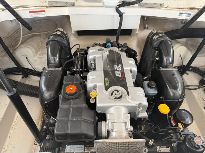 Slide: The Image of Sea Ray 270 SLX 2012 - 21