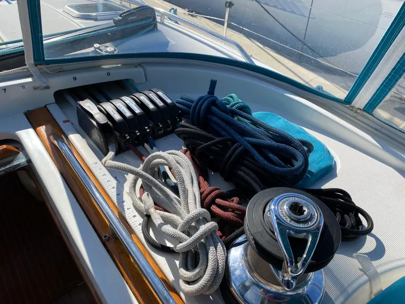 Slide: The Image of Deck of 2008 Jeanneau Sun Odyssey 54 DS with ropes and winch. - 43
