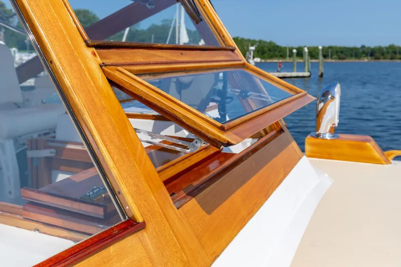 Slide: The Image of TARA JEANNE, 2000 Morris Wolf Class 44 - 10