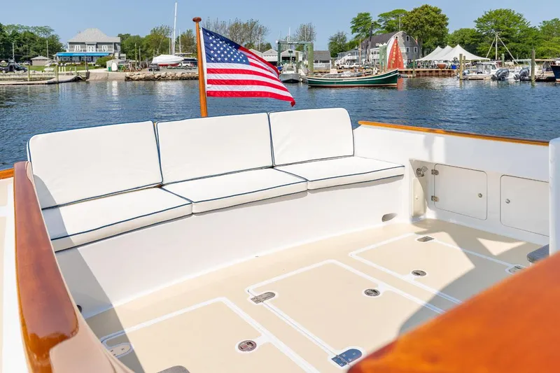 Slide: The Image of TARA JEANNE, 2000 Morris Wolf Class 44 - 13