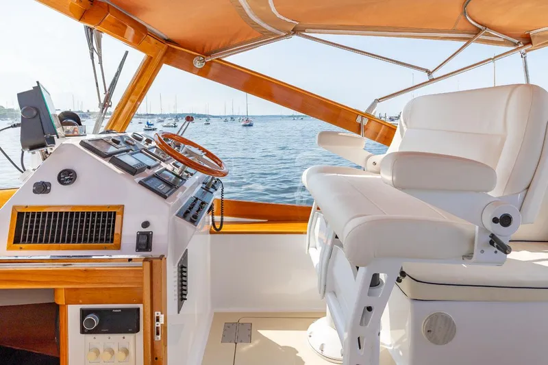 Slide: The Image of TARA JEANNE, 2000 Morris Wolf Class 44 - 18