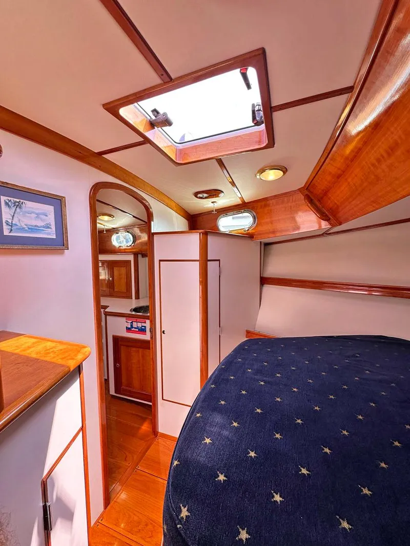 Slide: The Image of TARA JEANNE, 2000 Morris Wolf Class 44 - 29