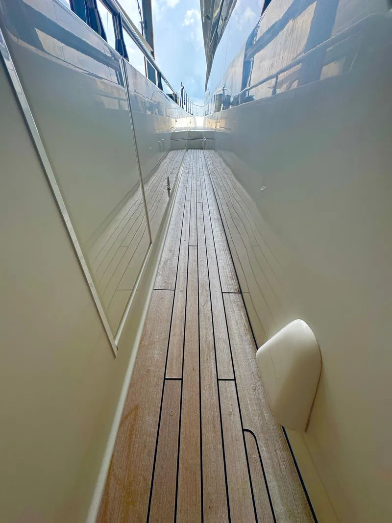 Slide: The Image of Marquis 65 2006 - 72