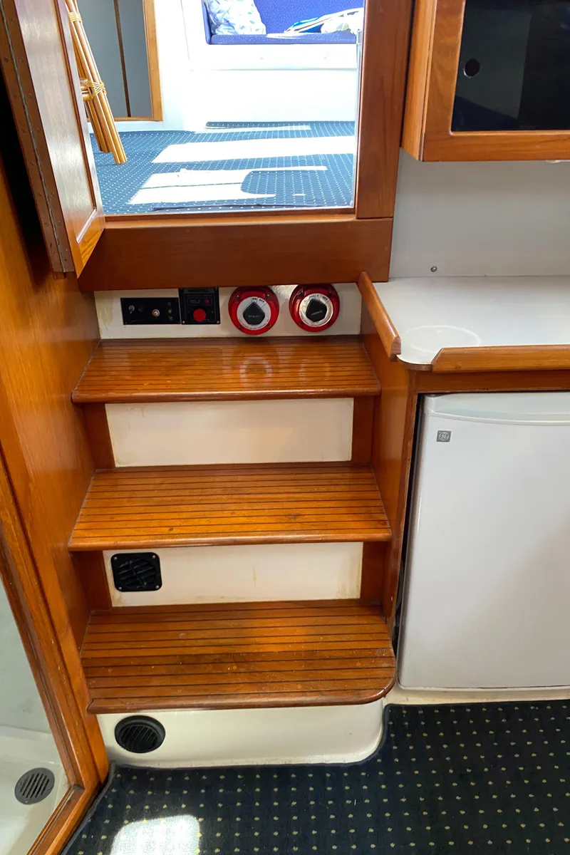 Slide: The Image of Stairs to salon - 35