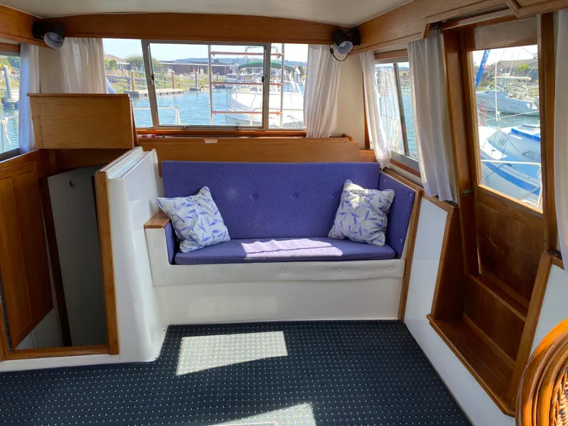 Slide: The Image of Salon aft - 4