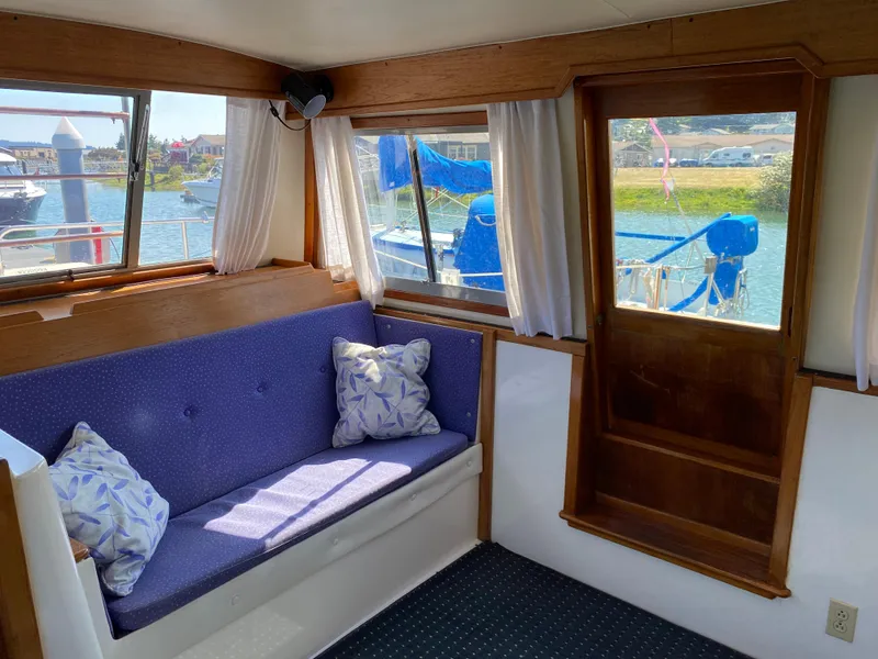 Slide: The Image of Salon - 6