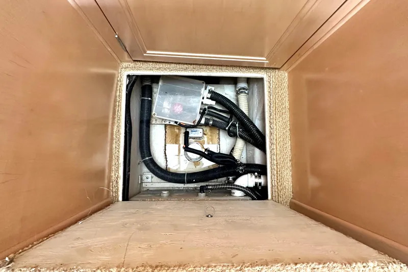 Slide: The Image of Carver 374 Voyager 2000 - 61