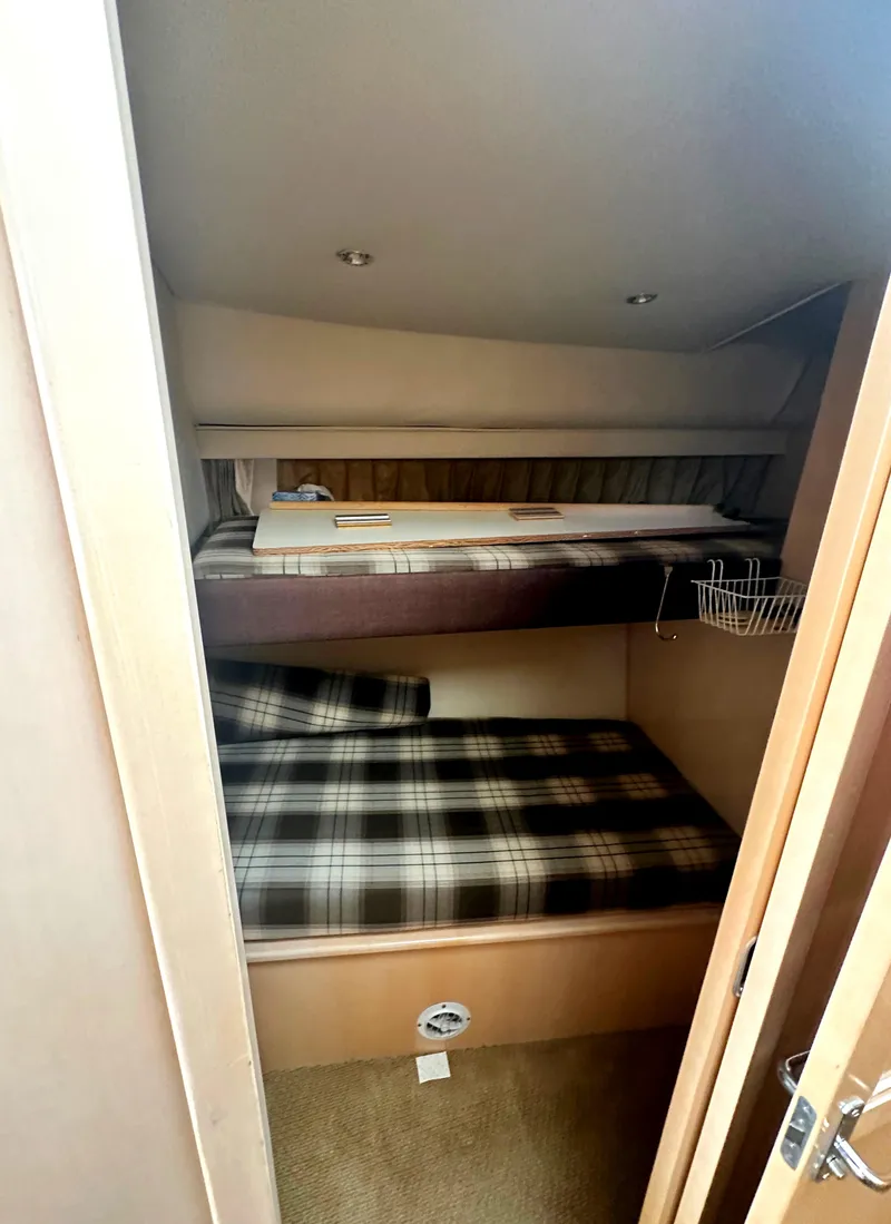 Slide: The Image of Carver Yachts 374 Voyager 2000 - 50