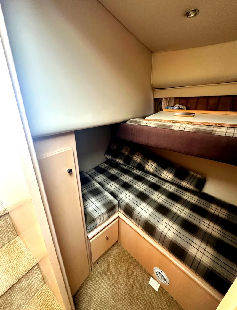 Slide: The Image of Carver Yachts 374 Voyager 2000 - 51