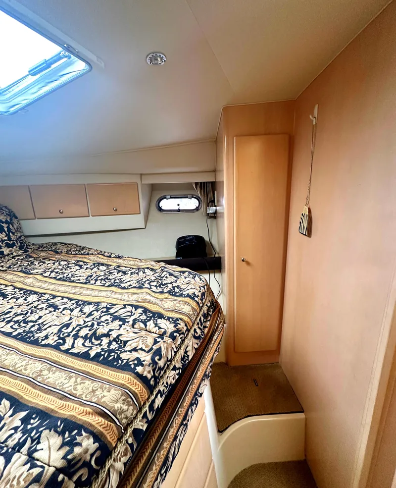 Slide: The Image of Carver Yachts 374 Voyager 2000 - 55