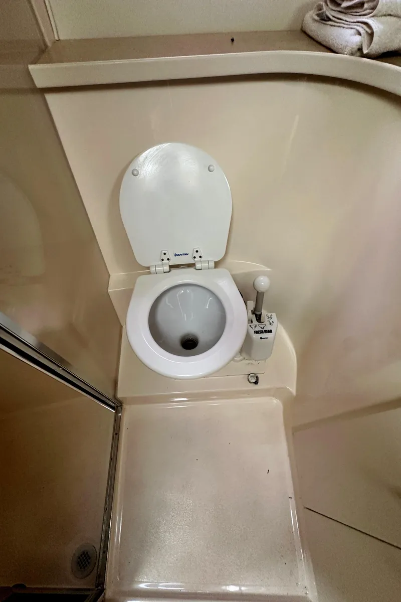 Slide: The Image of Carver Yachts 374 Voyager 2000 - 59