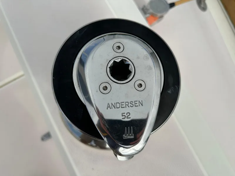 Slide: The Image of Andersen 52 winch on 1994 Sabre SABRE 425 sailboat deck. - 24