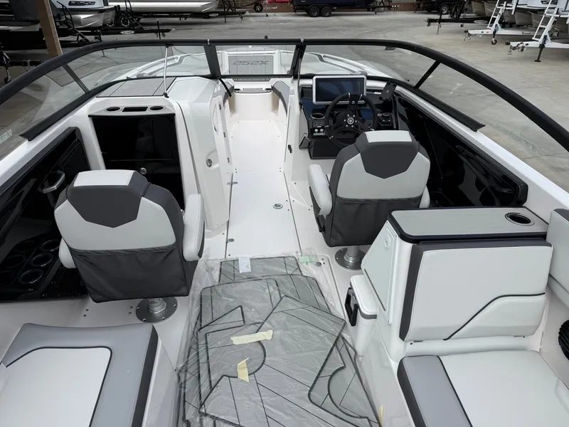 Slide: The Image of Yamaha 252 XE w/ Twin 1.8L Yamahas! 2025 - 10