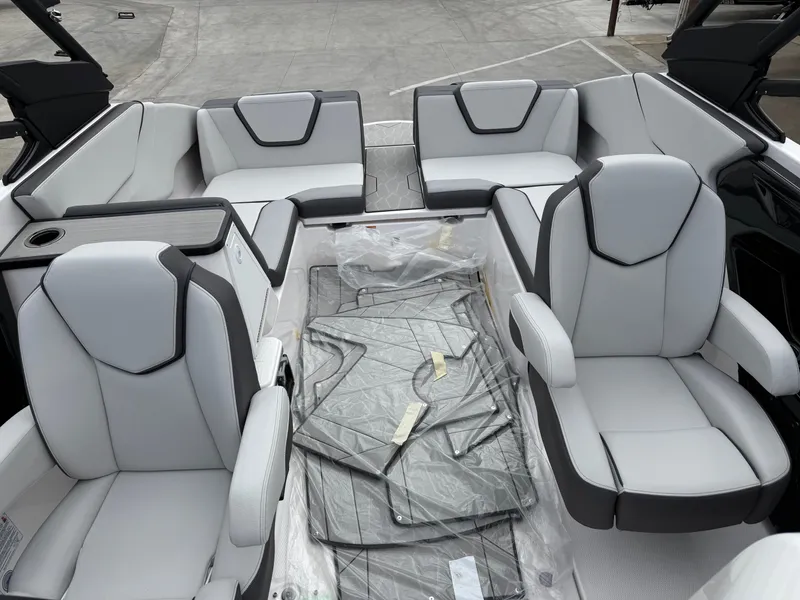 Slide: The Image of Yamaha 252 XE w/ Twin 1.8L Yamahas! 2025 - 12