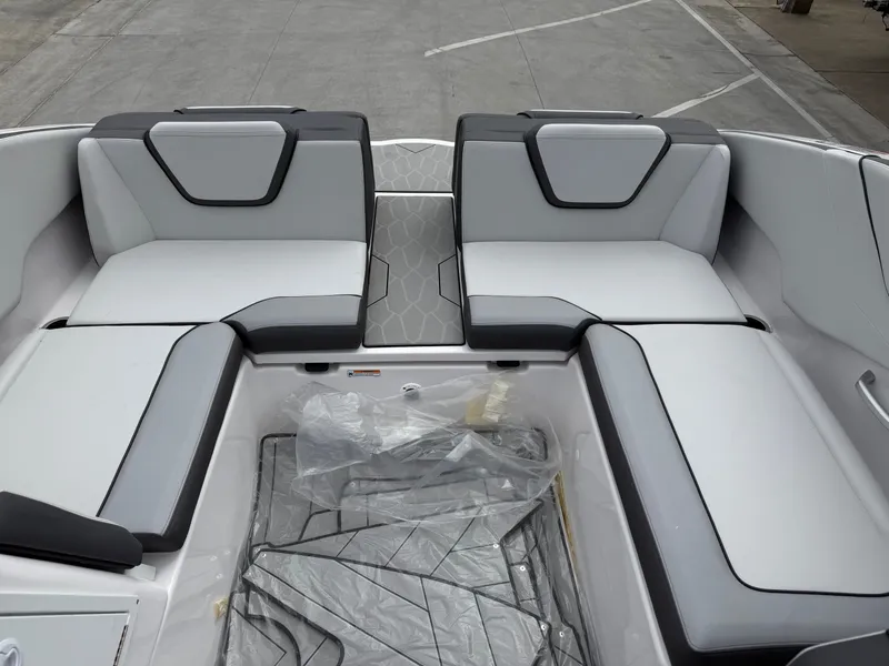 Slide: The Image of Yamaha 252 XE w/ Twin 1.8L Yamahas! 2025 - 13