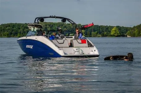 Slide: The Image of Yamaha 252 XE w/ Twin 1.8L Yamahas! 2025 - 8